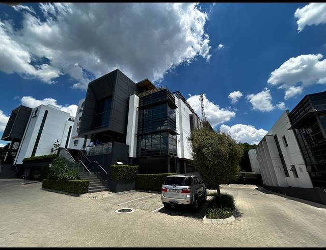 2,095M² OFFICE TO LET IN BRYANSTON